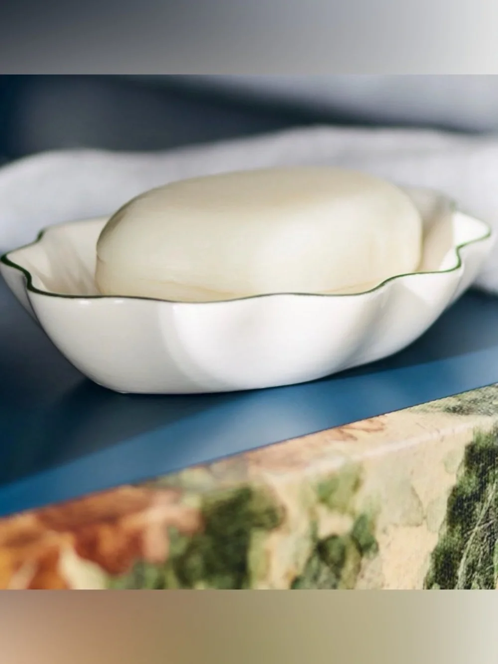 Anthropologie Le Marais Scalloped Soap Dish